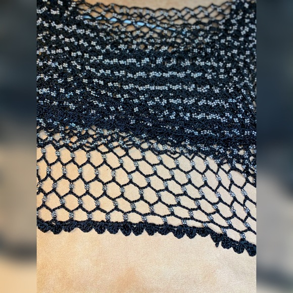 BUY OR ADD ON AS 🎁 🤍🖤Beaded Top 🤍🖤 - Picture 6 of 6